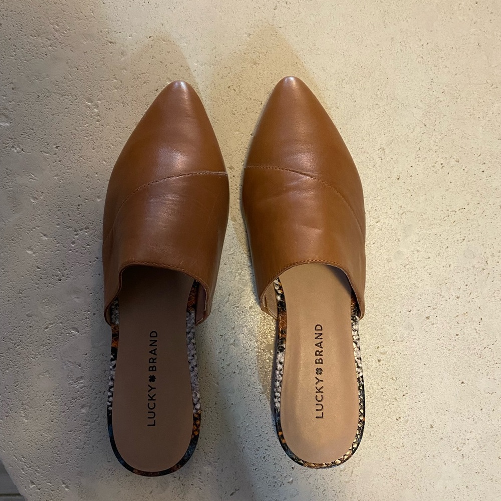Lucky leather mule